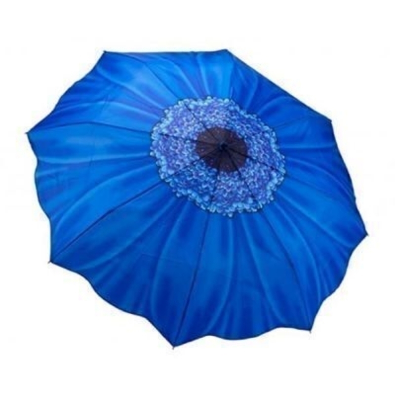 Another fantastic design from Galleria, with detailing second to none. The illustrated design on the fabric a blue daisy surrounding the entire umbrella which makes it very eye catching. Featuring virtually unbreakable fibreglass ribs, fully automatic ope